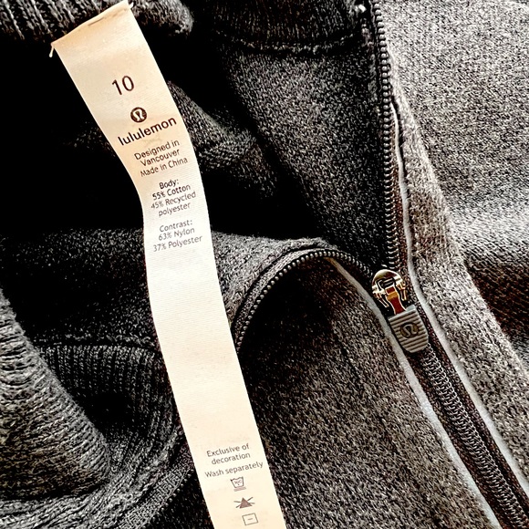 Women’s Lululemon quarter zip sweater. Charcoal SZ 10 - Picture 6 of 6